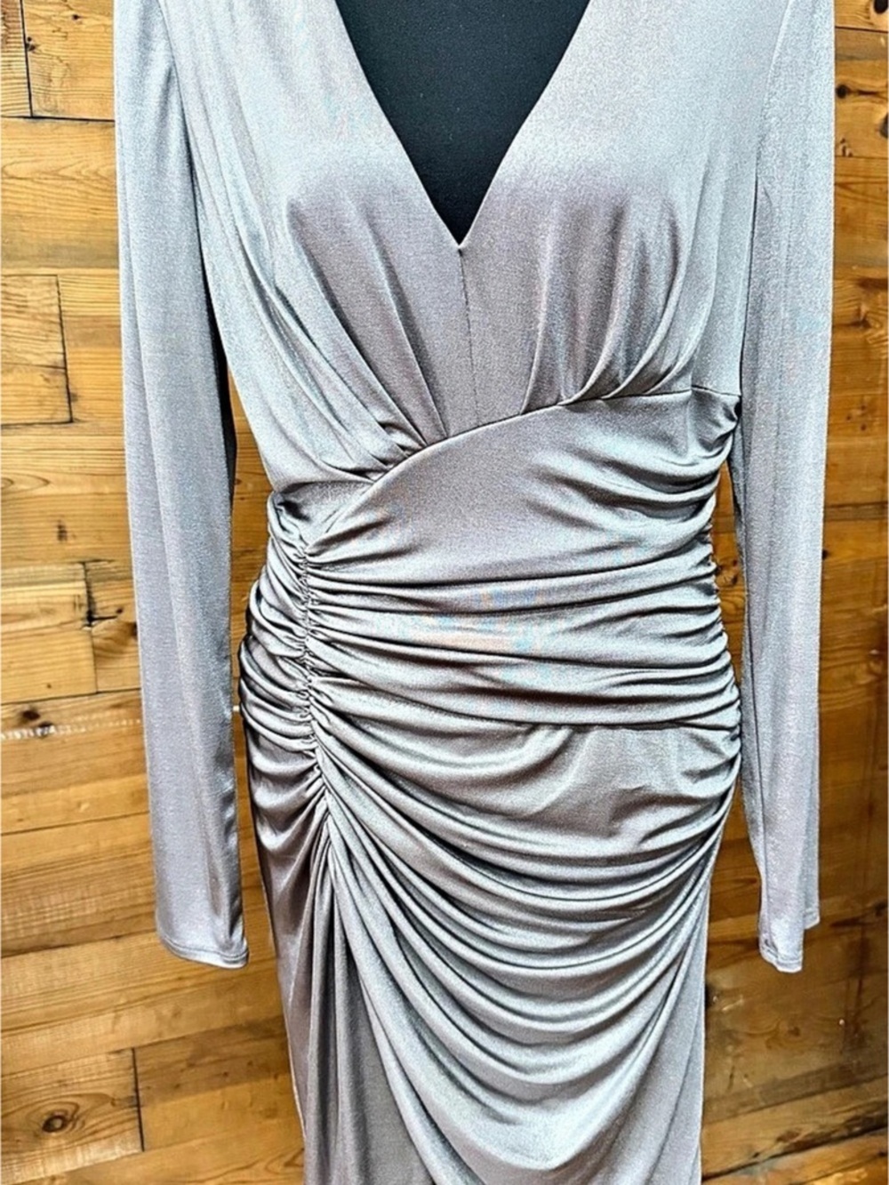 Vince Camuto Ruched Long Sleeve Midi Dress in Medium Like New